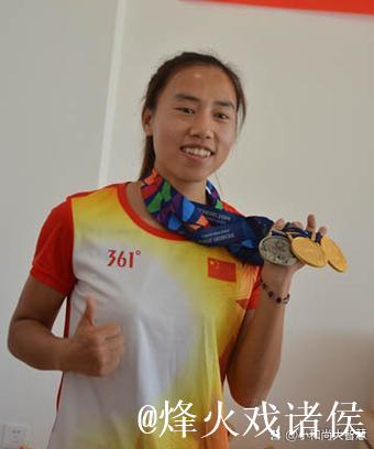 “残奥冠军手语求婚女友，暖心时刻感动众人”